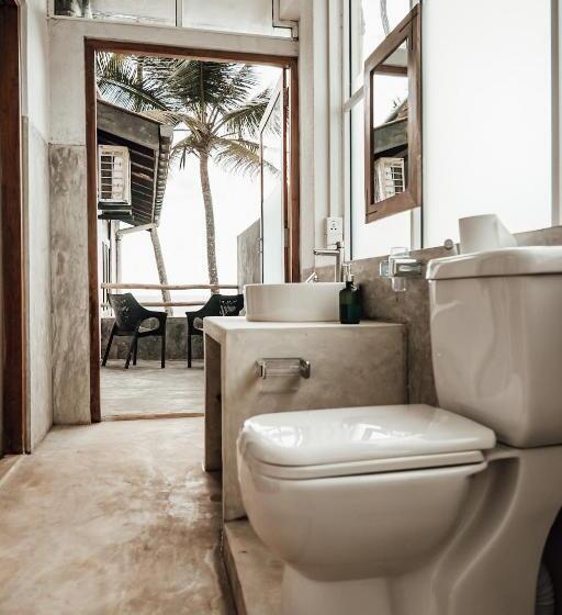 Hotel Amaroo Hikkaduwa