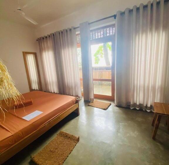 Hotel Amaroo Hikkaduwa