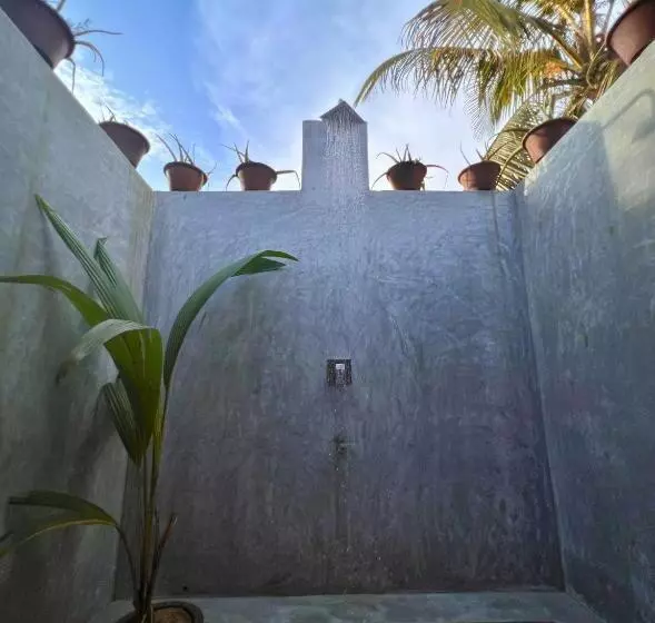 Hotelli Amaroo Hikkaduwa