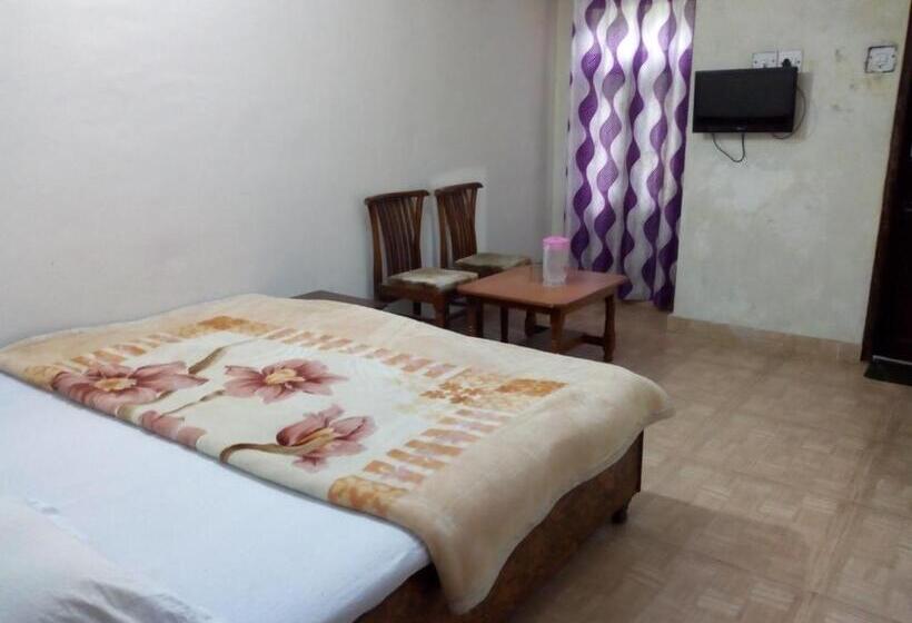 בית מלון כפרי Bharmour View