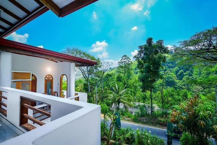 Hotel Ella Eco Adventure Point