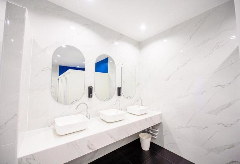 בית מלון כפרי Marble Arch De Loei