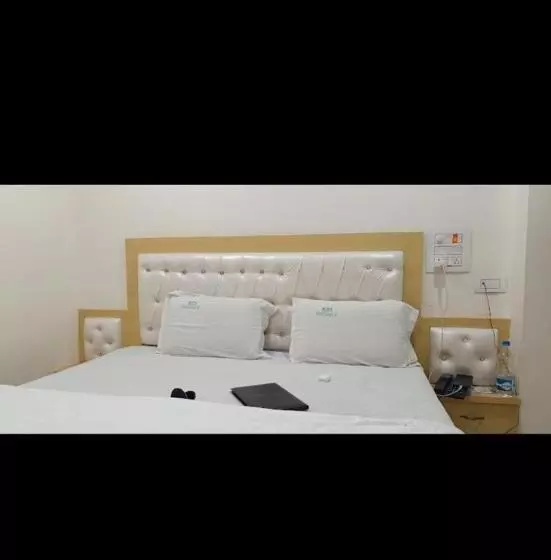 Hotelli Rns Residency & Restaurant Badepalle