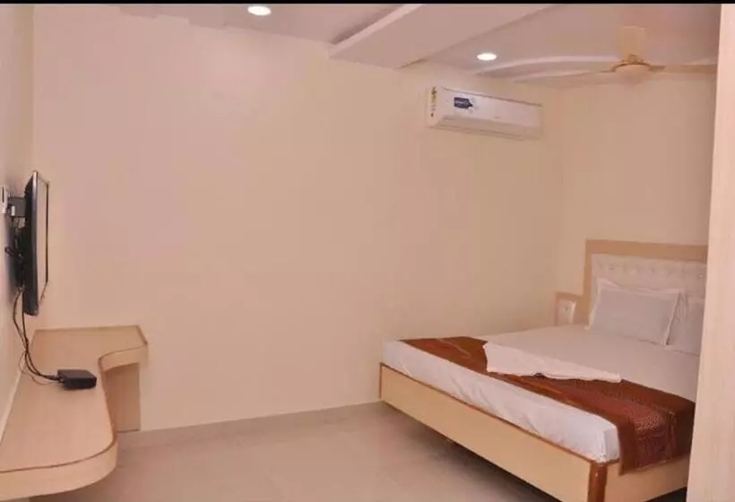 Hotelli Rns Residency & Restaurant Badepalle