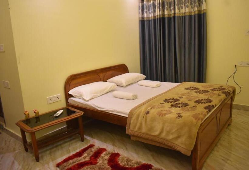 פנסיון Om Guest House