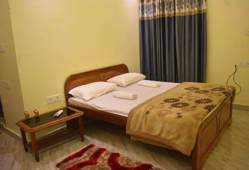 ペンション Om Guest House