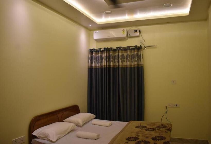 פנסיון Om Guest House