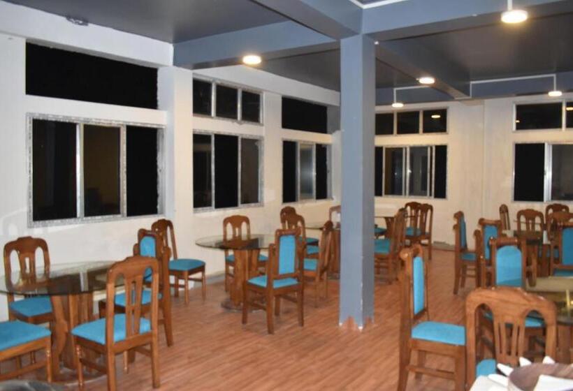 פנסיון Om Guest House