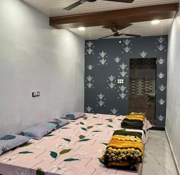 ペンション Shri Gamya Guest House