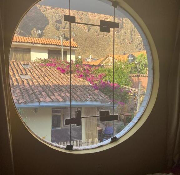 بنسيون Wallparisonqopisaccentro