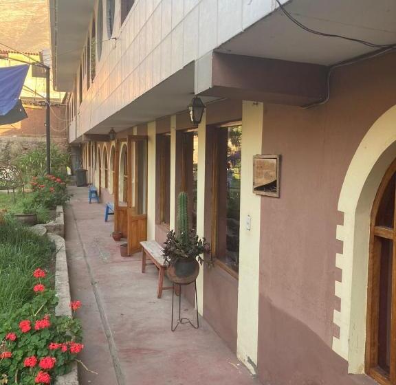 بنسيون Wallparisonqopisaccentro