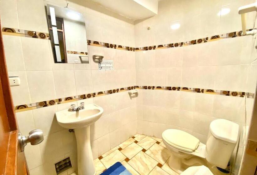 بنسيون Wallparisonqopisaccentro