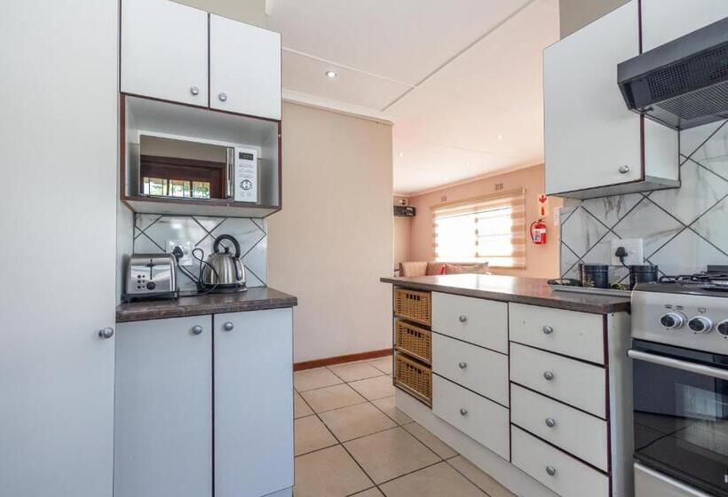 بنسيون Zuri Place