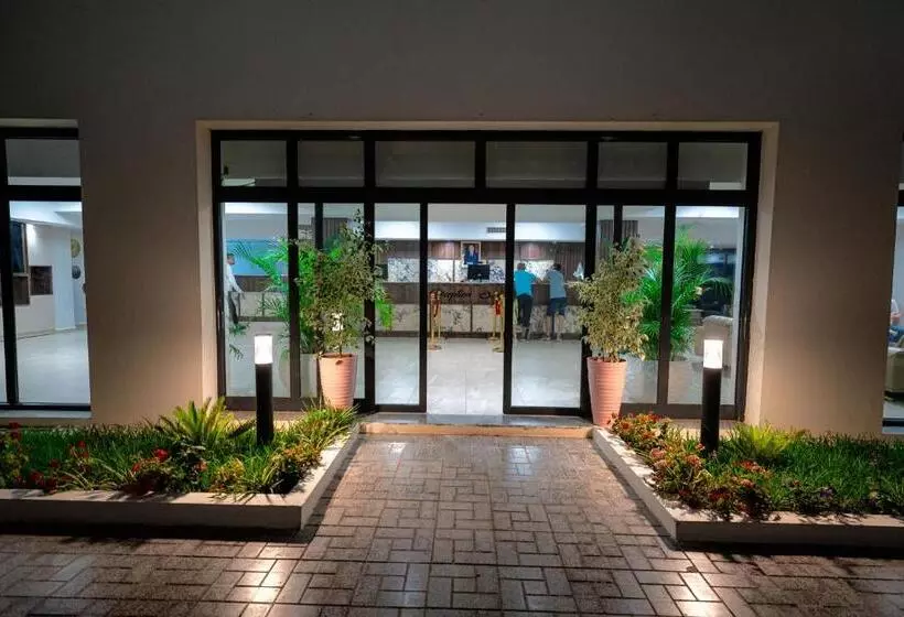استراحتگاه Rusica Park