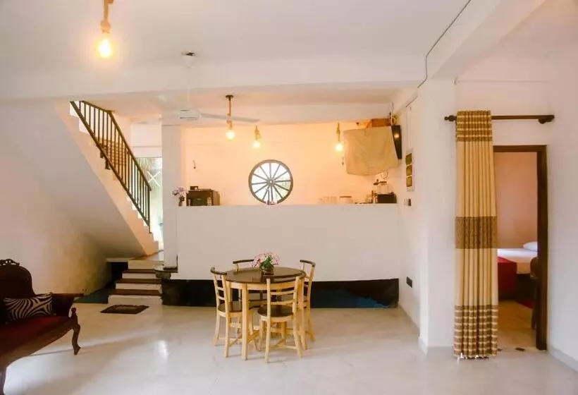 St Kilda Hotel & Restaurant