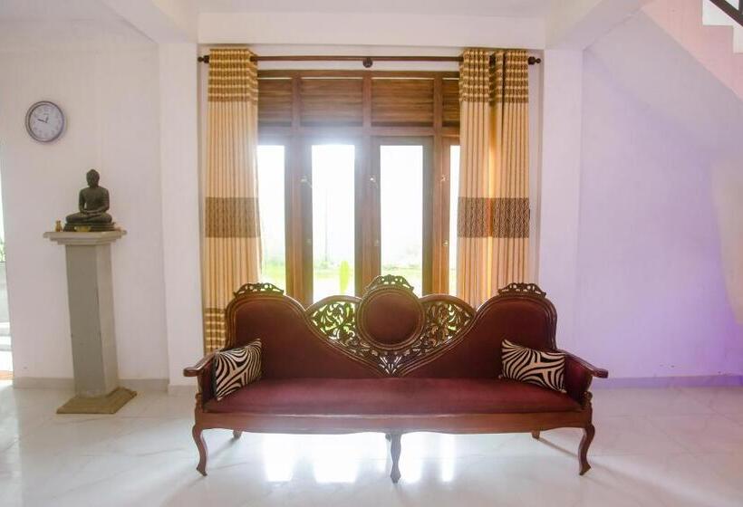 St Kilda Hotel & Restaurant