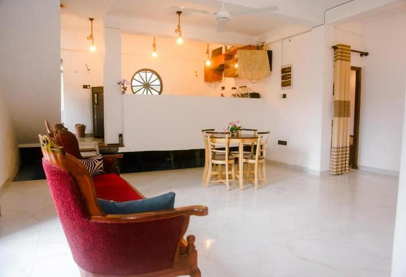 St Kilda Hotel & Restaurant