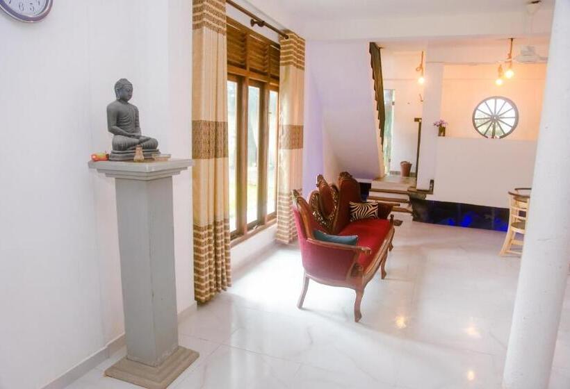 St Kilda Hotel & Restaurant