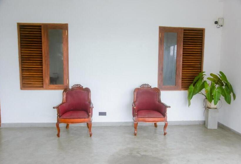 St Kilda Hotel & Restaurant