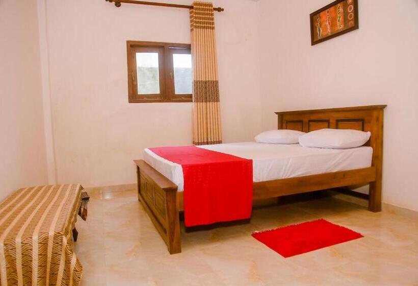 St Kilda Hotel & Restaurant