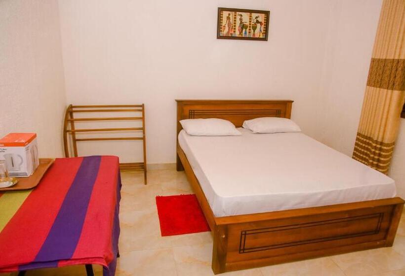 St Kilda Hotel & Restaurant