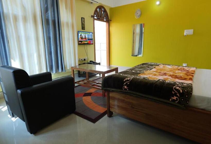 Bed and Breakfast The Transit Stay Guwati