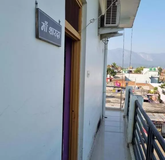 ホテル Aastha And Restaurant
