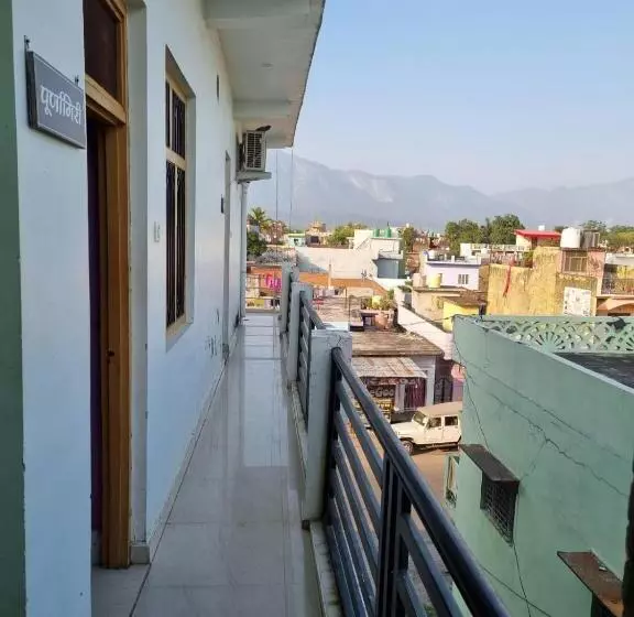 ホテル Aastha And Restaurant