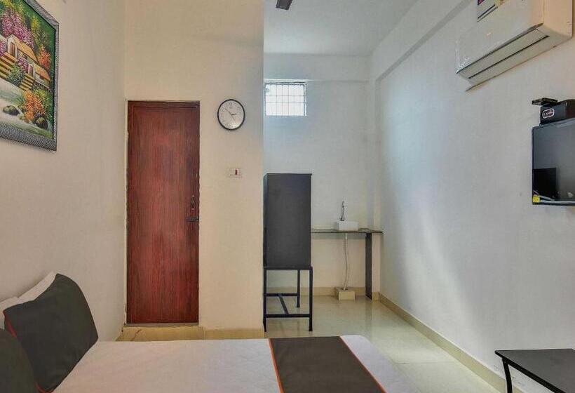 ホテル Collection O The Lawns