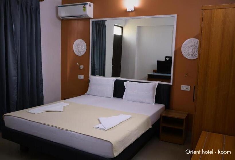 Hotel Orient Royal   Calangute Beach, Goa