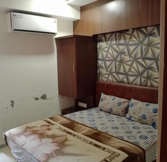 Отель Royal Blue