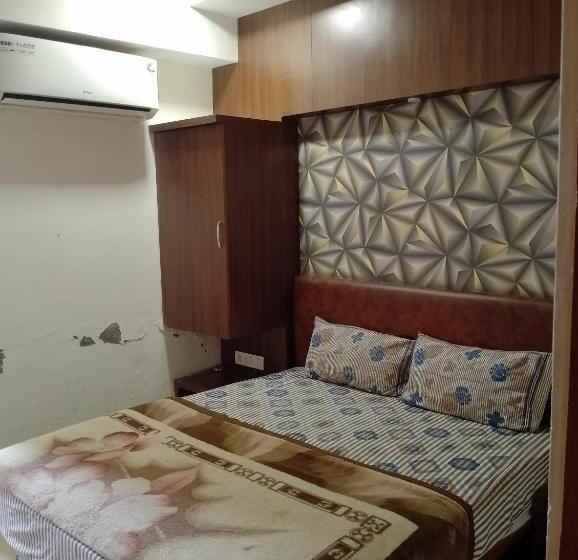 Отель Royal Blue