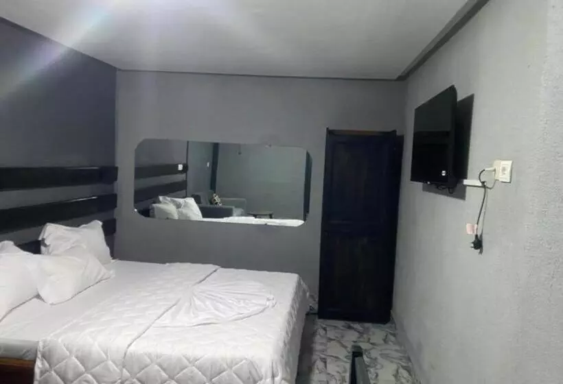 هتل Sunrise Center Bonapriso   107