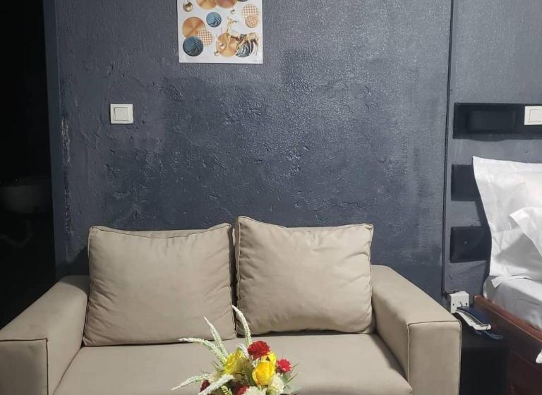 هتل Sunrise Center Bonapriso 107