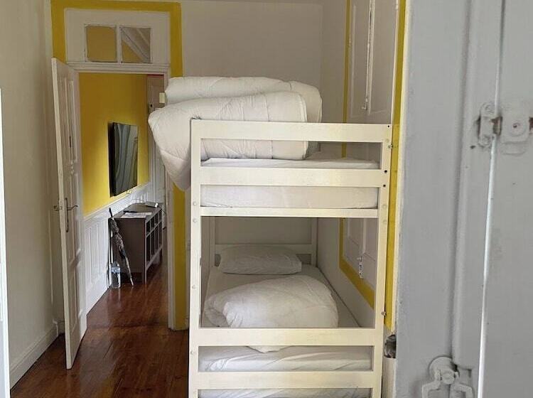 Owls Hostel Ildefonso