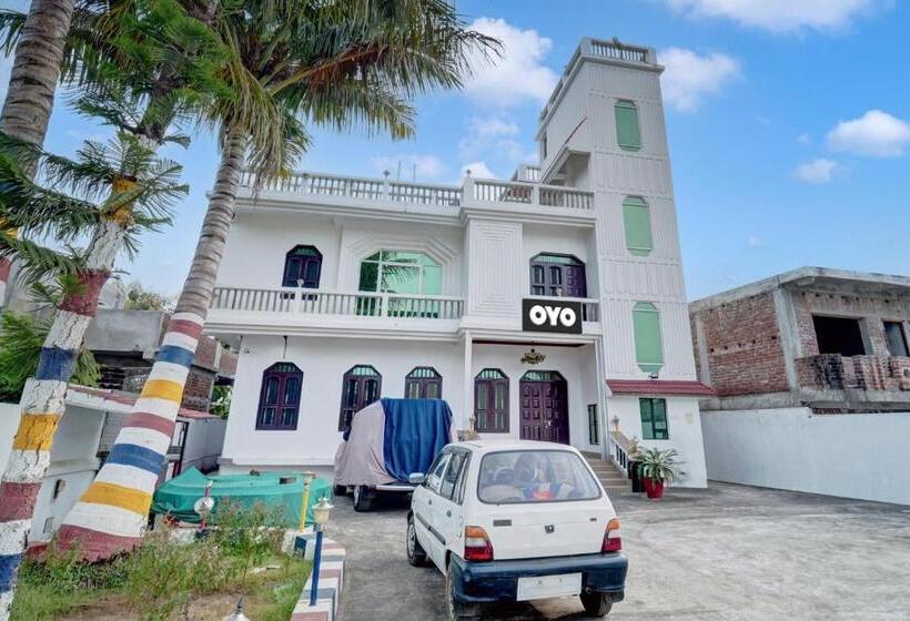 Hotell Shiv Tripti And Banquet Hall