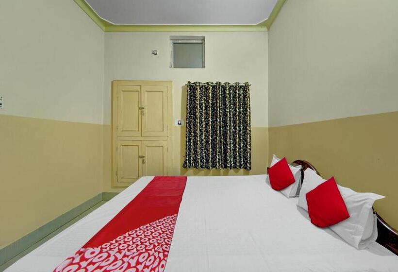 Hotell Shiv Tripti And Banquet Hall