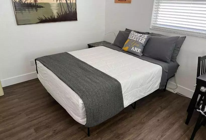 Majatalo Cozy Private Studio W/own Yard   3mi From Beach