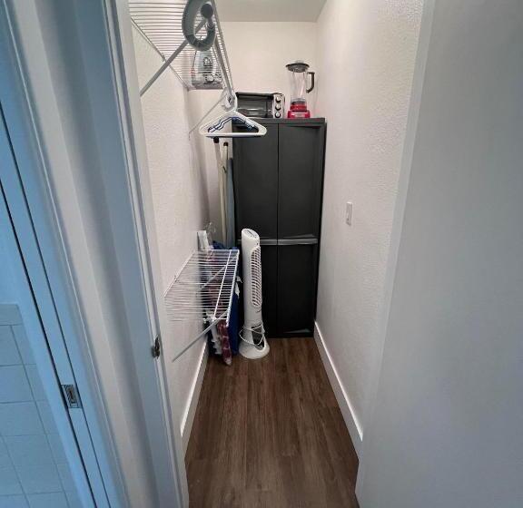 ペンション Cozy Private Studio W/own Yard 3mi From Beach