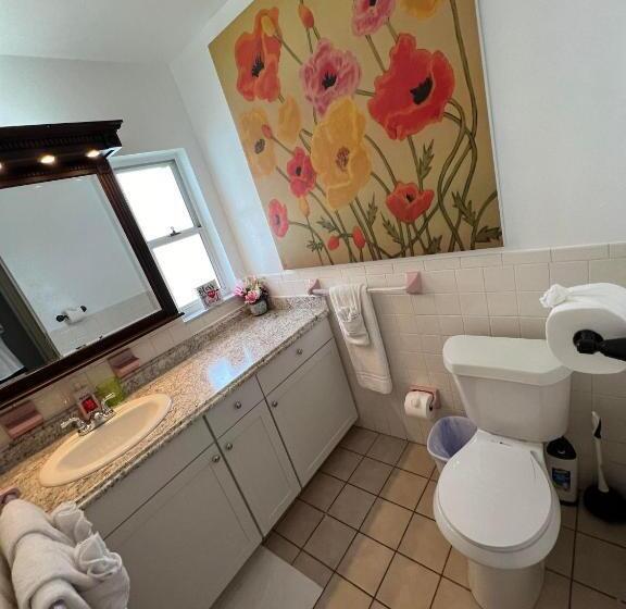 ペンション Cozy Private Studio W/own Yard 3mi From Beach