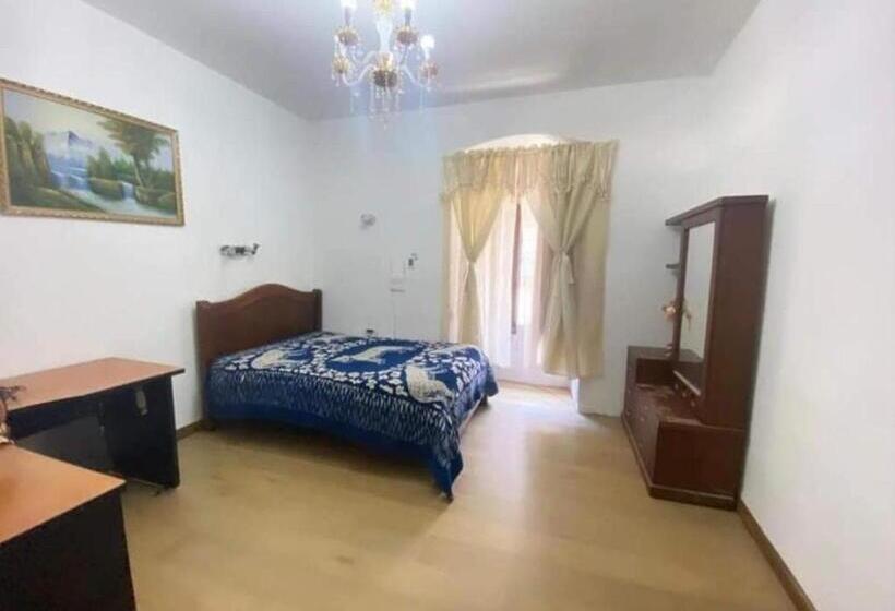 بنسيون Hostal Atlantis