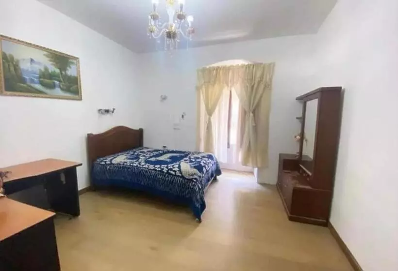 پانسیون Hostal Atlantis
