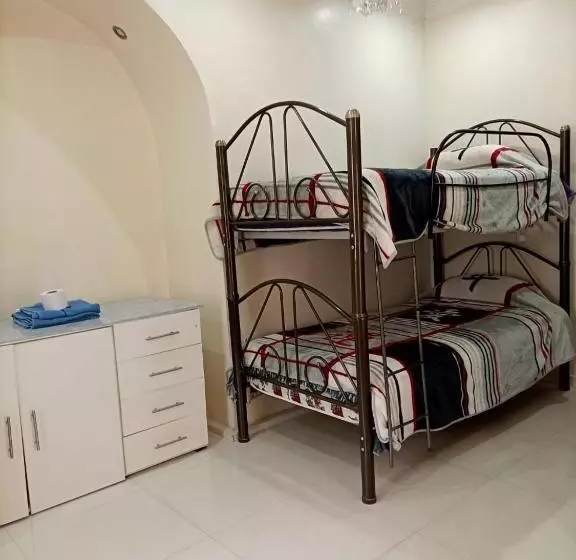 پانسیون Hostal Atlantis