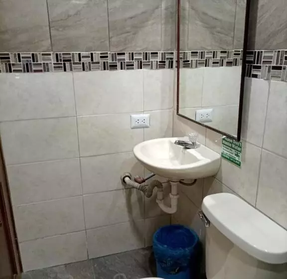 پانسیون Hostal Atlantis