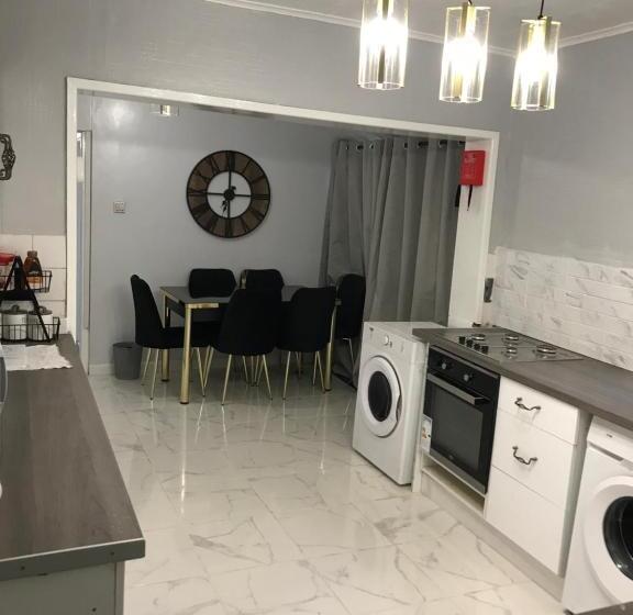 ペンション Rose Cottage