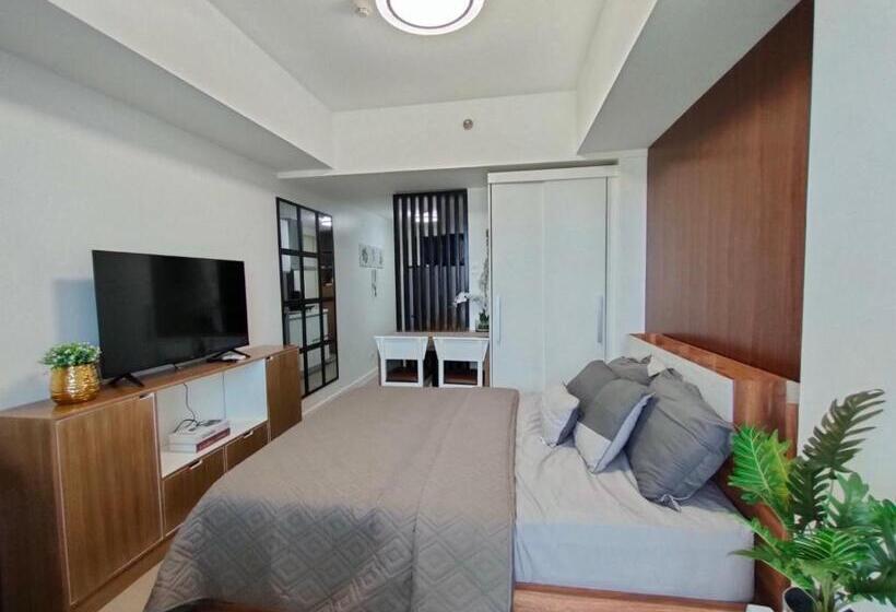 The Aces Crib, Simplicity And Elegance