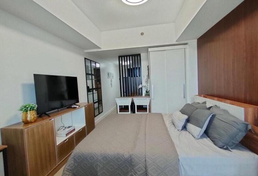 The Aces Crib, Simplicity And Elegance