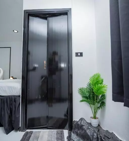 The Bright House, Koh Phi Phi