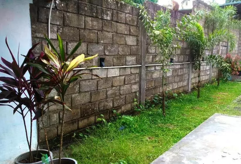 Thomas Hostel
