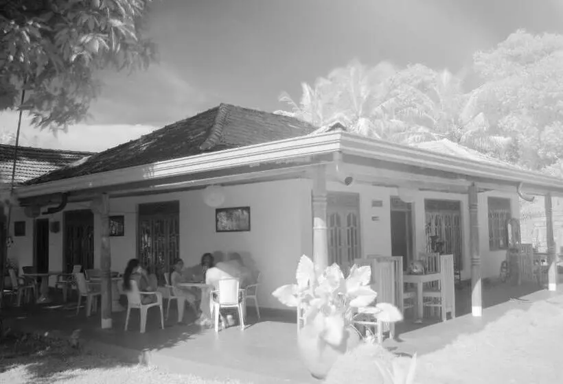 Thomas Hostel